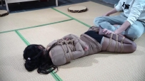 小鹿工作室调教纪实黑丝短裙吊缚