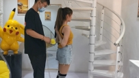 苗条女大初次体验捆绑束缚