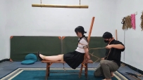 山鬼工作室-清纯女大小北老虎凳