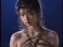 被鞭打调教到哭泣的妖艳成熟女人